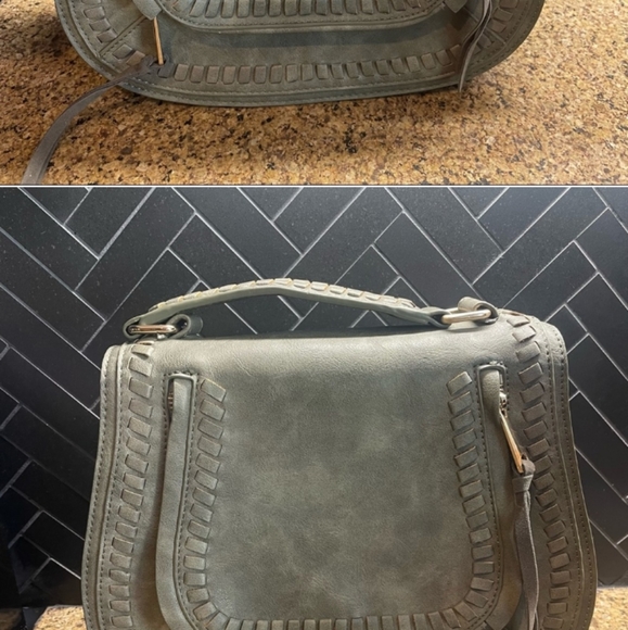 Urban Expression Grey Faux Leather Crossbody Purse. - Picture 2 of 5